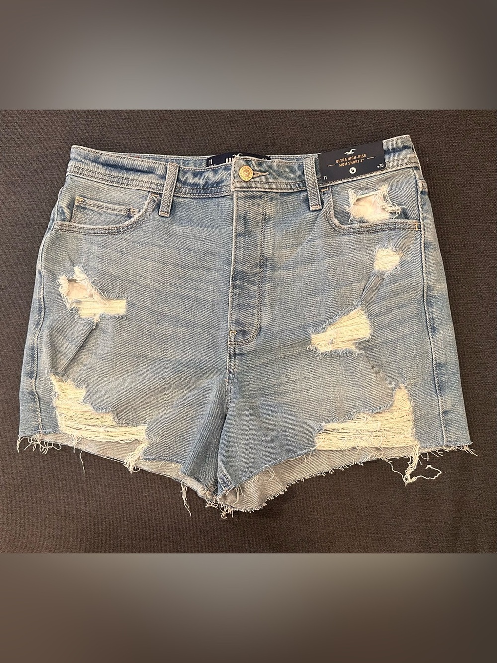 NWT Hollister ultra high-rise mom shorts size 11 / 30